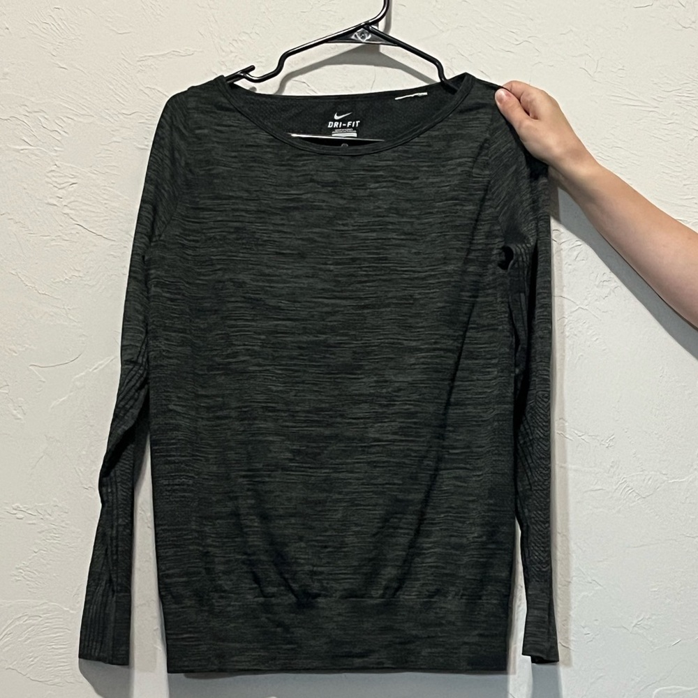 Nike Women’s M Dri-fit Long-sleeve Shirt